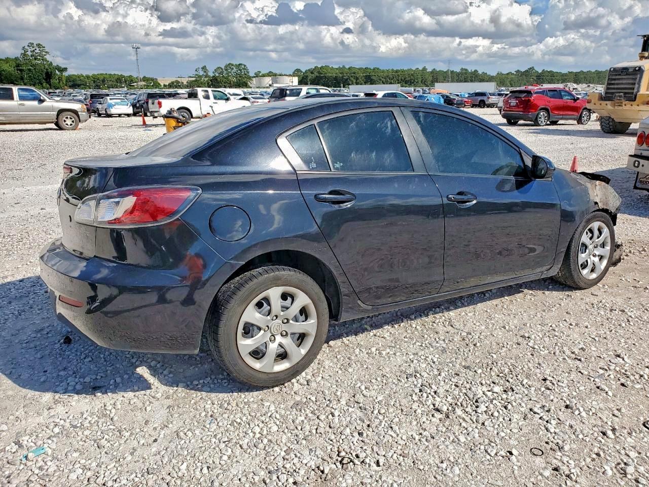 2013 MAZDA 3 I photo 3