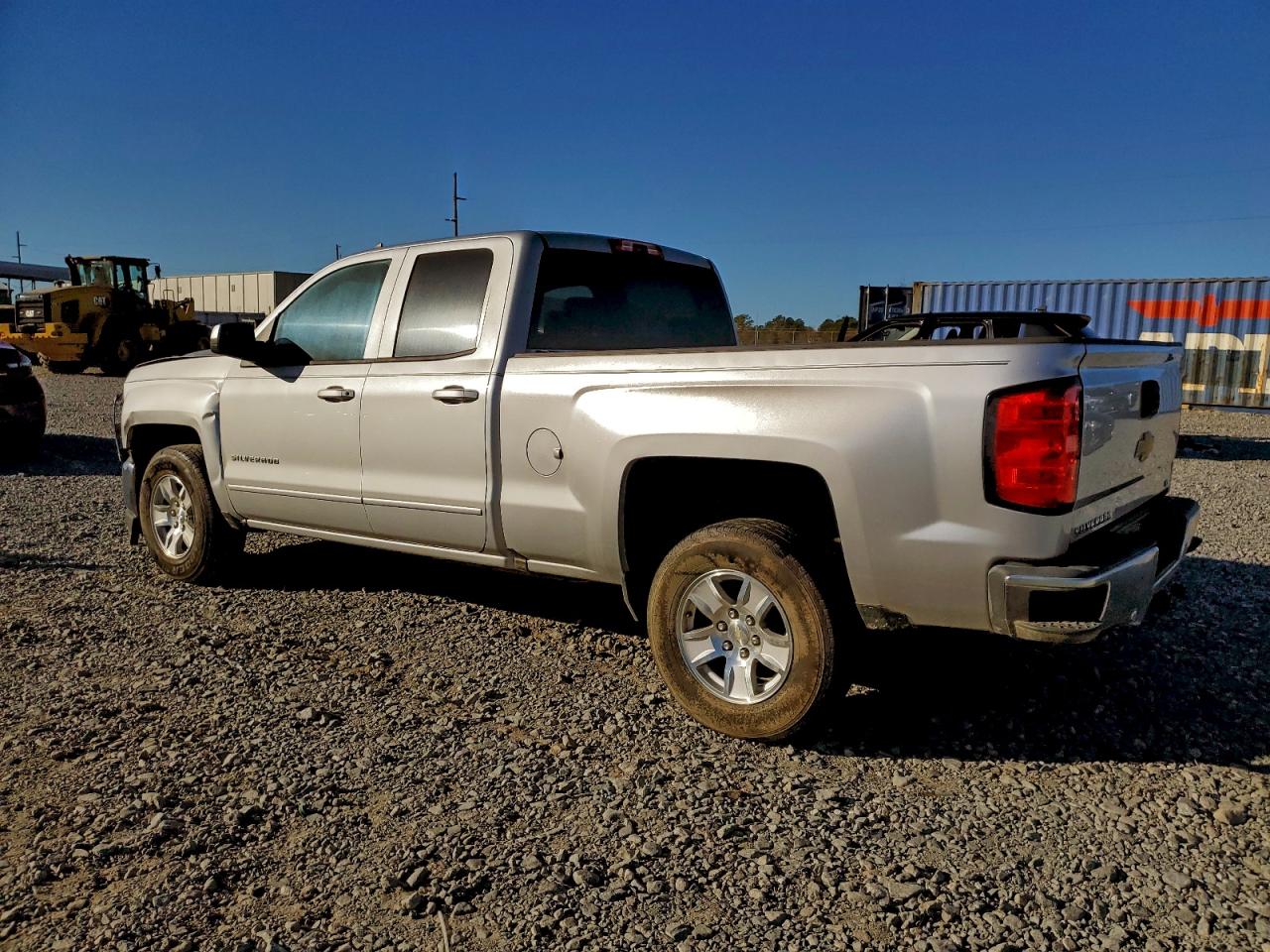 2018 CHEVROLET SILVERADO C1500 LT photo 2