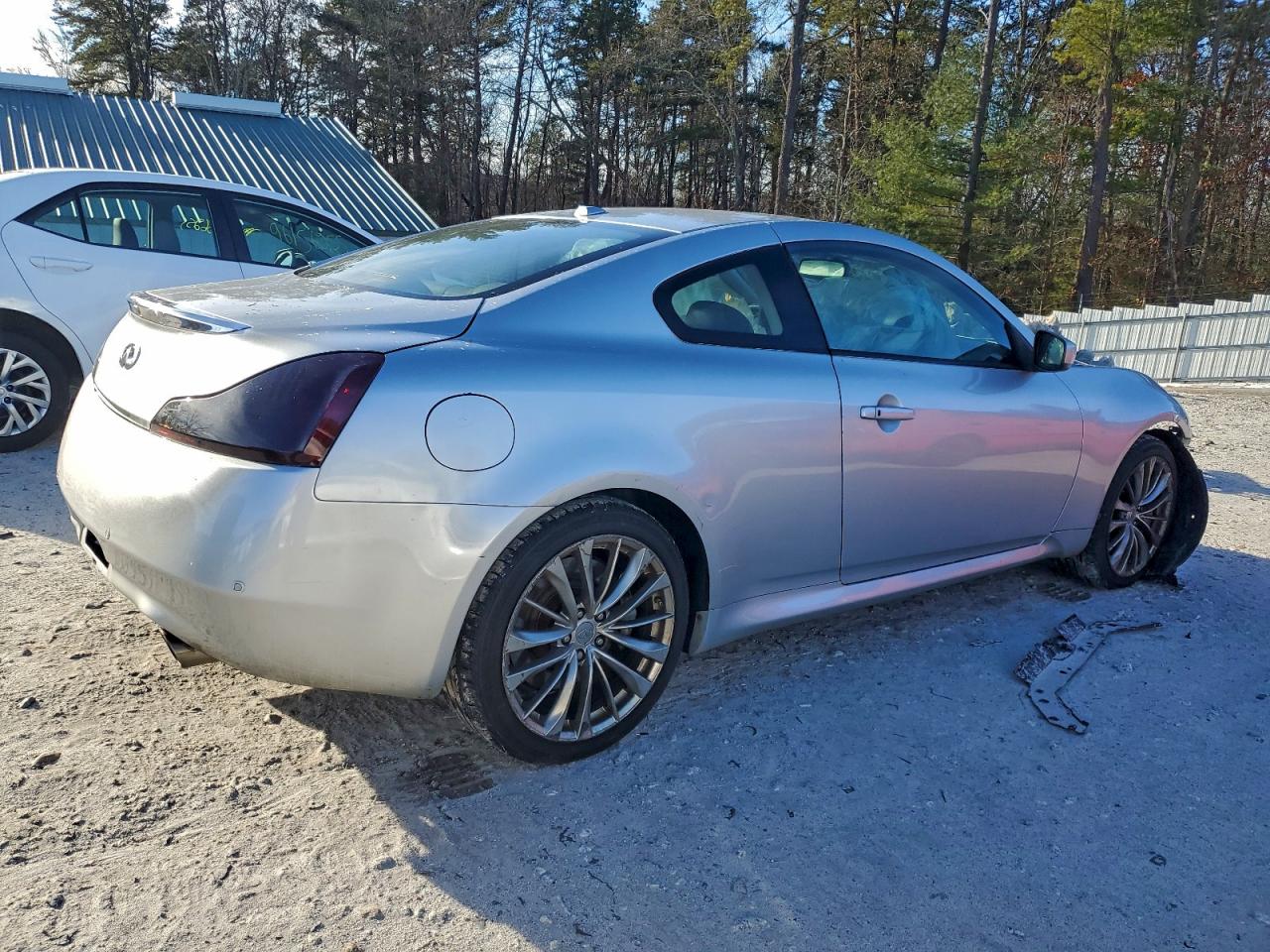 2012 INFINITI G37 photo 3
