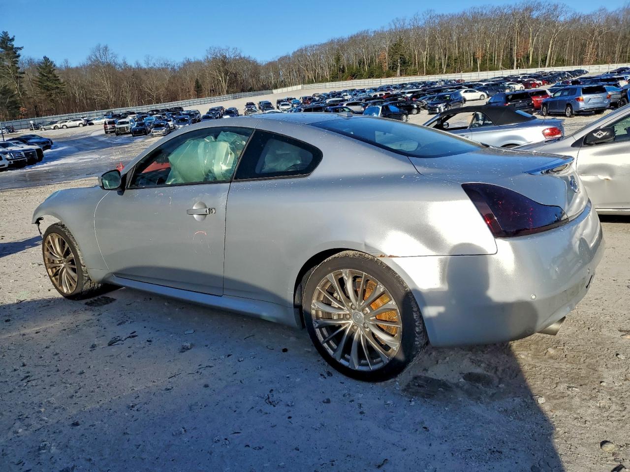 2012 INFINITI G37 photo 2