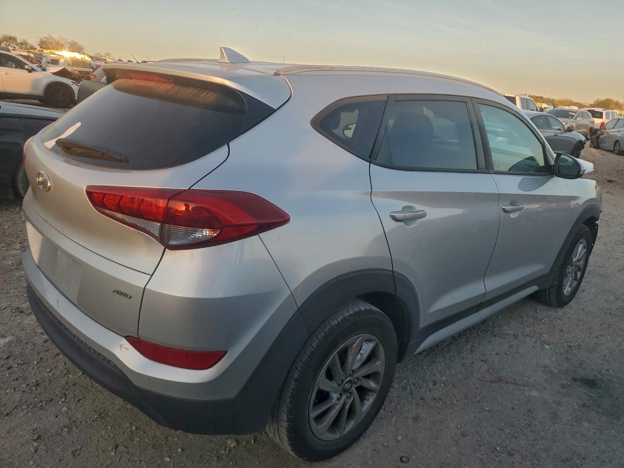 2018 HYUNDAI TUCSON SEL photo 3