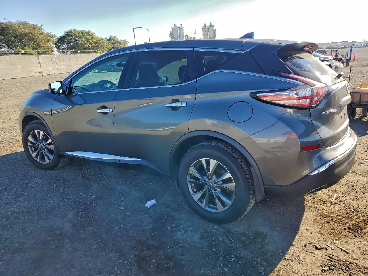 2017 NISSAN MURANO S photo 2