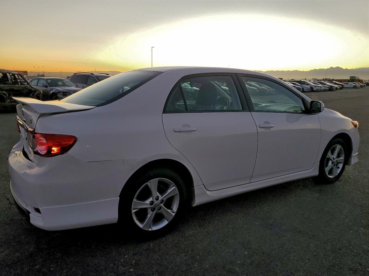 2013 TOYOTA COROLLA BASE photo 3
