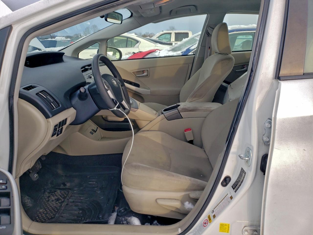 2012 TOYOTA PRIUS photo 7