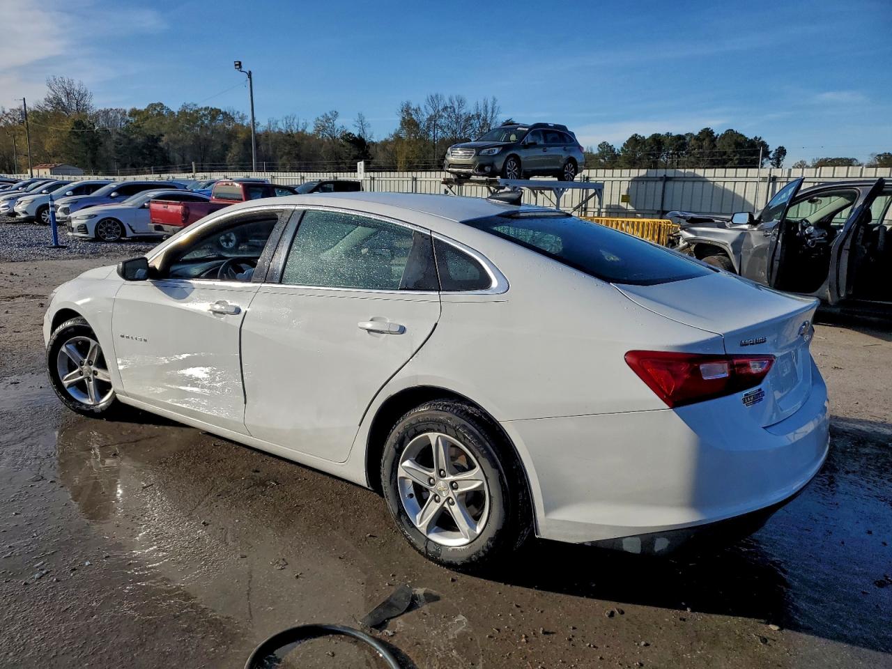 2021 CHEVROLET MALIBU LS photo 2