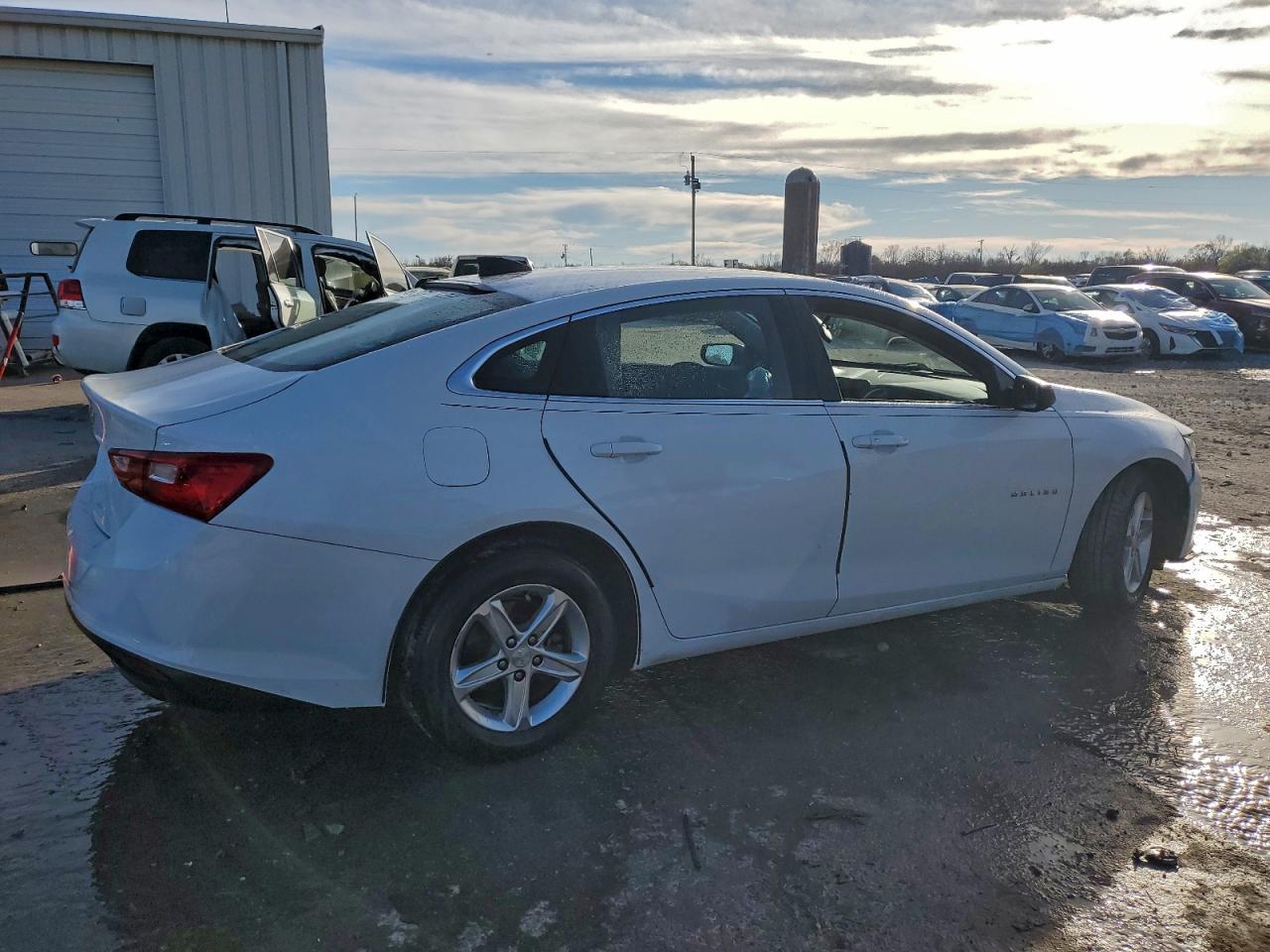 2021 CHEVROLET MALIBU LS photo 3