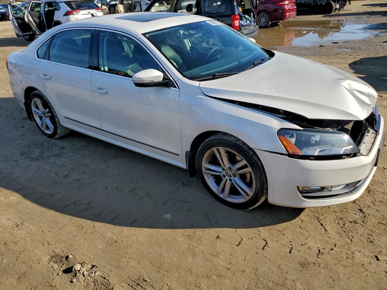 2015 VOLKSWAGEN PASSAT SE photo 4