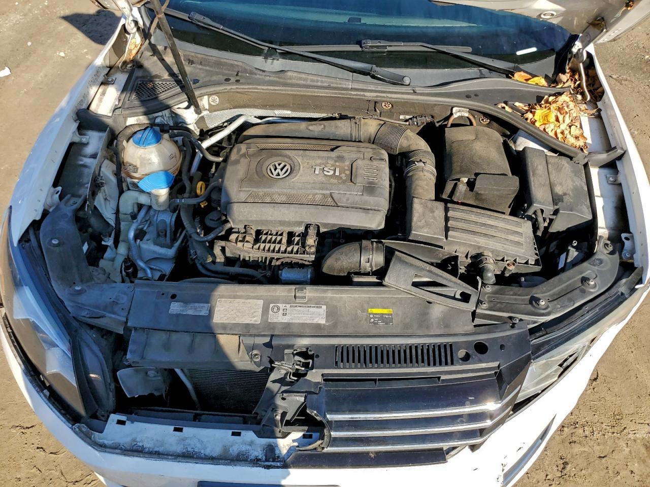 2015 VOLKSWAGEN PASSAT SE photo 11