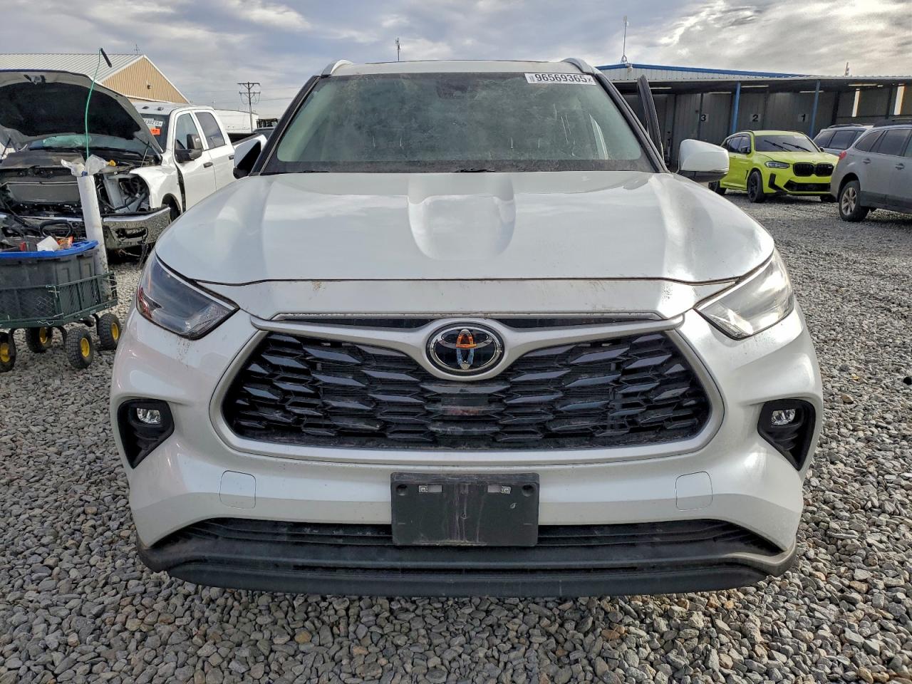 2023 TOYOTA HIGHLANDER L photo 9