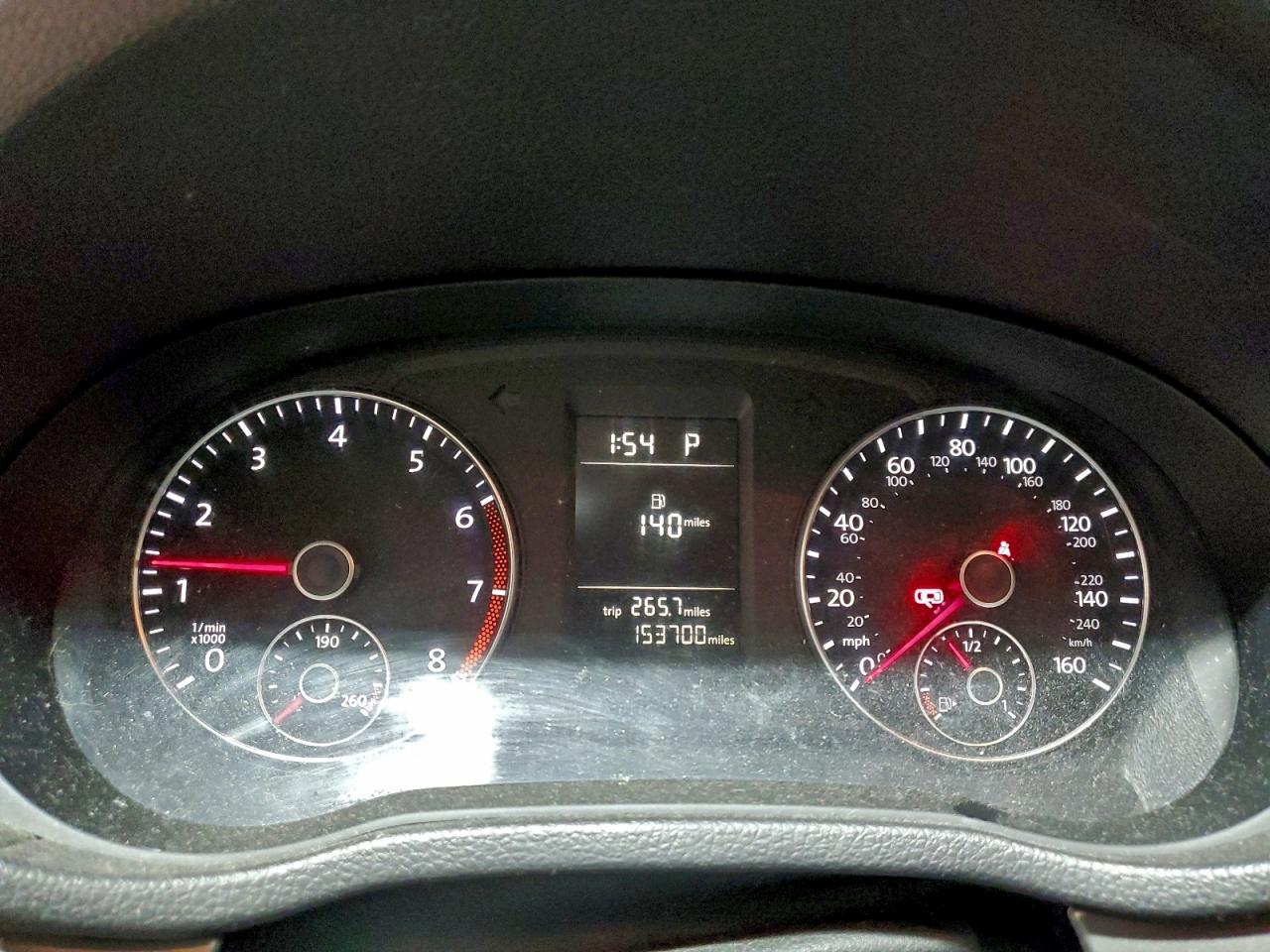 2015 VOLKSWAGEN PASSAT S photo 9
