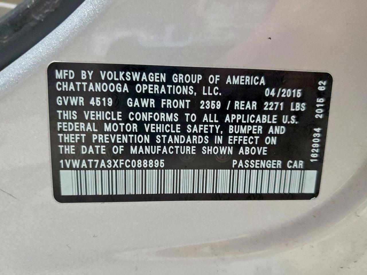 2015 VOLKSWAGEN PASSAT S photo 12