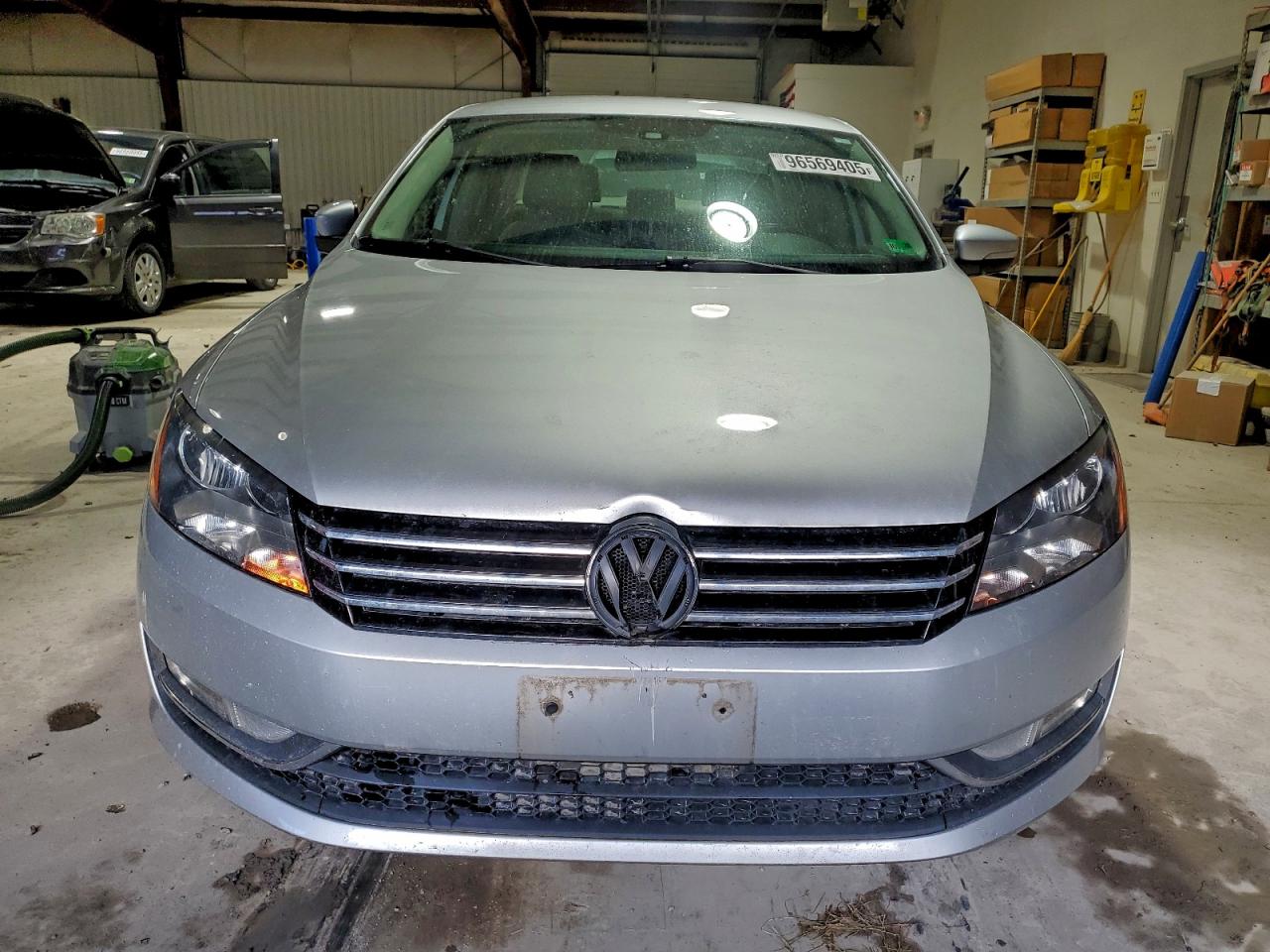 2015 VOLKSWAGEN PASSAT S photo 5