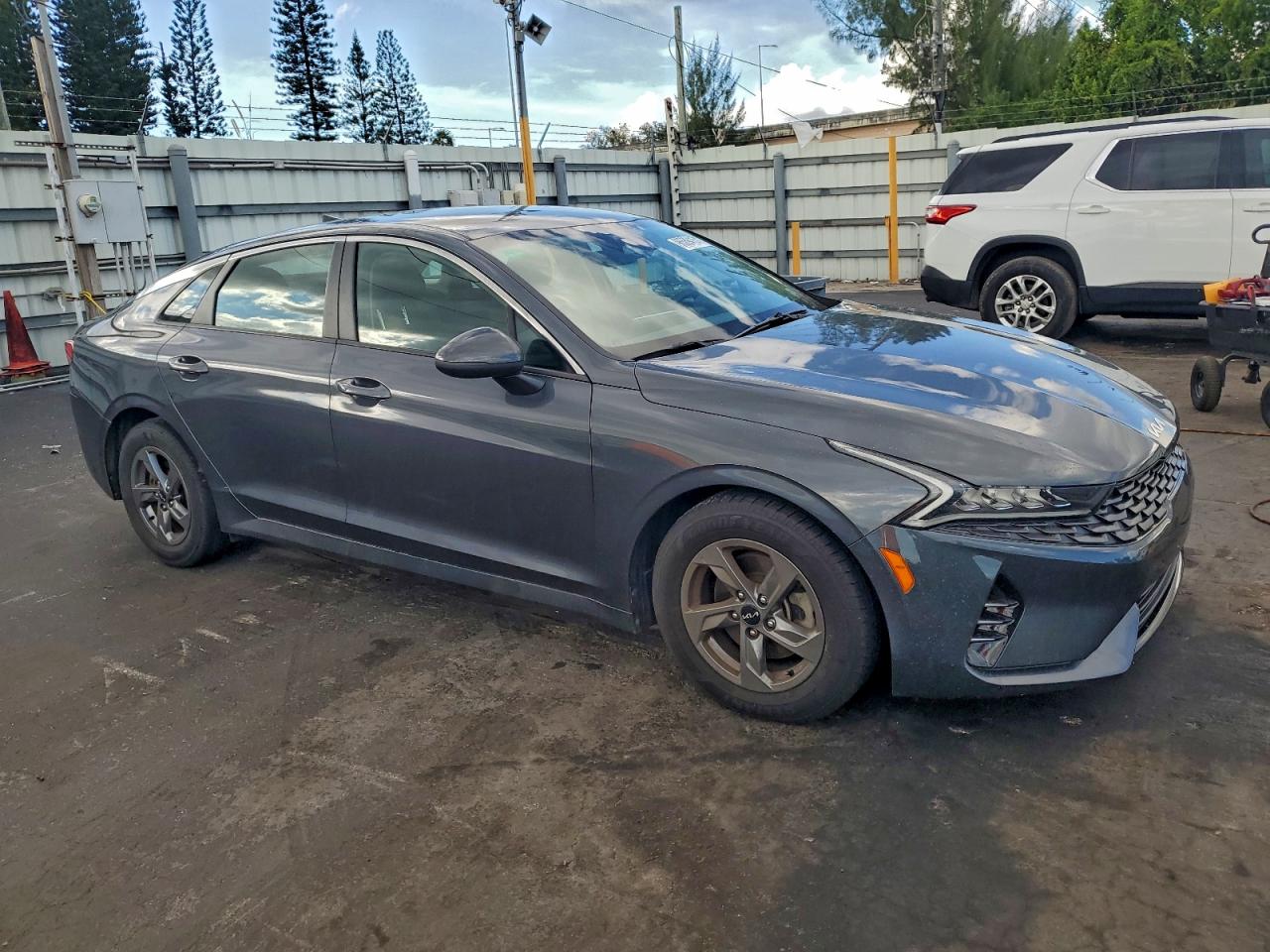 2023 KIA K5 LXS photo 4