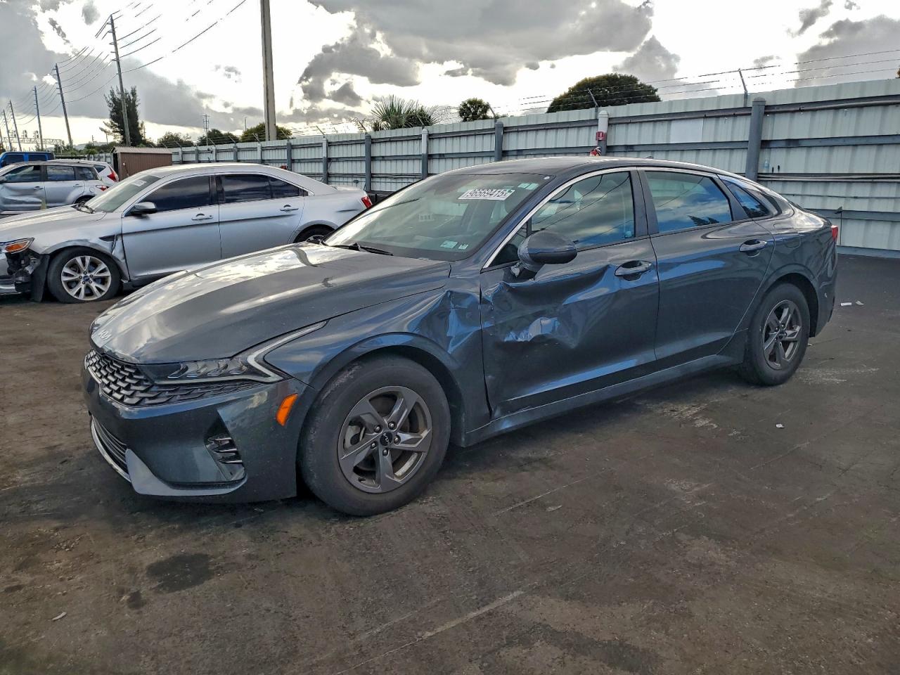 2023 KIA K5