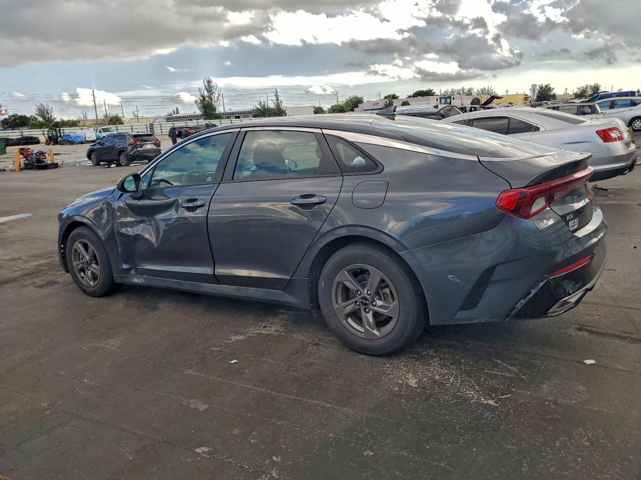 2023 KIA K5 LXS photo 2