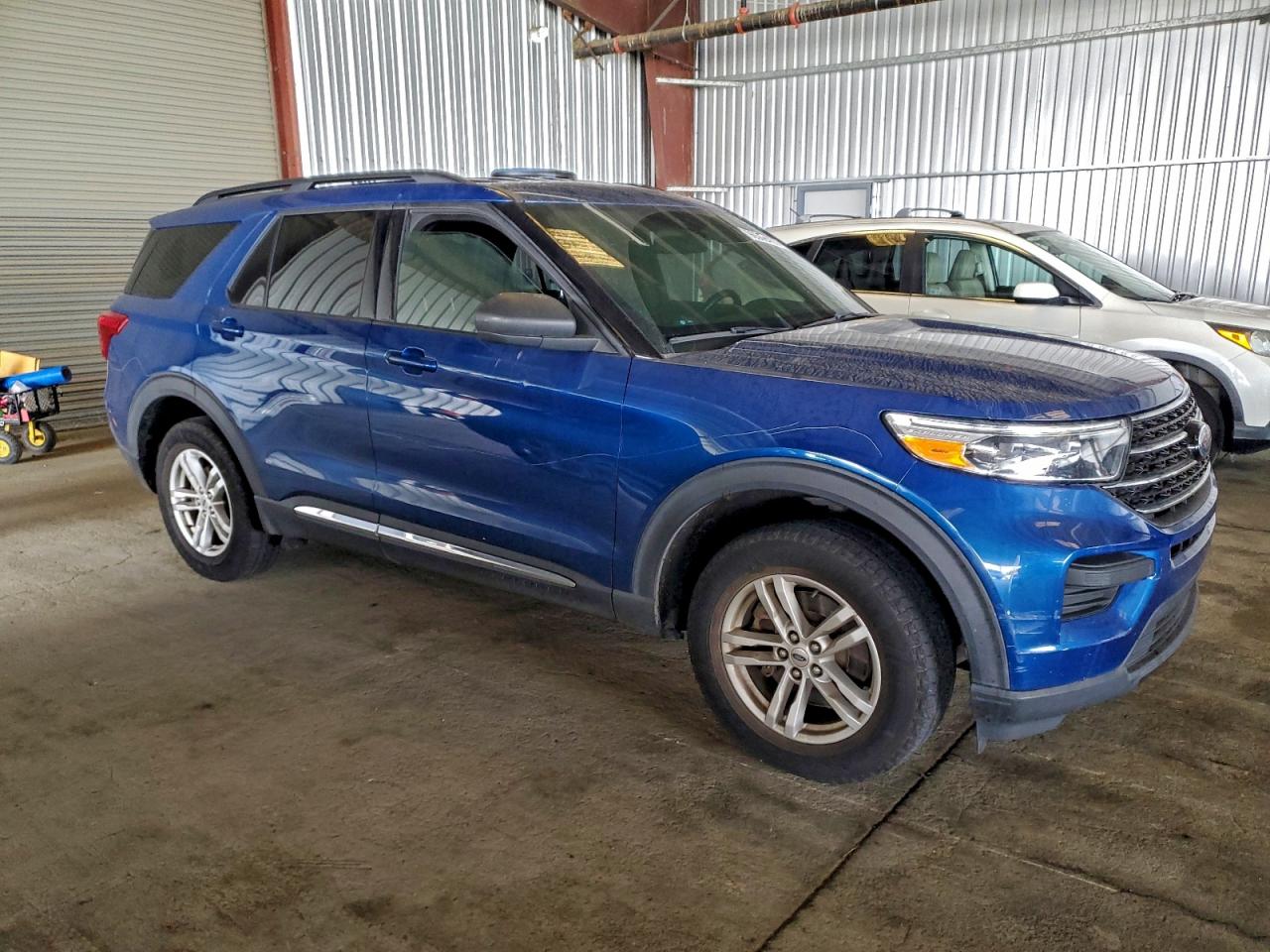 2020 FORD EXPLORER XLT photo 4