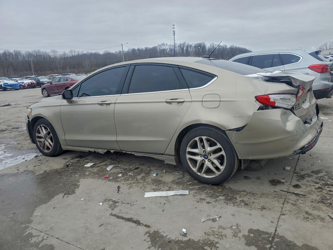 2015 FORD FUSION SE photo 2