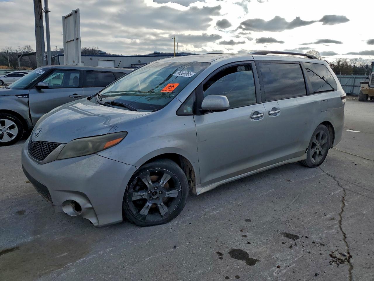 2015 TOYOTA SIENNA