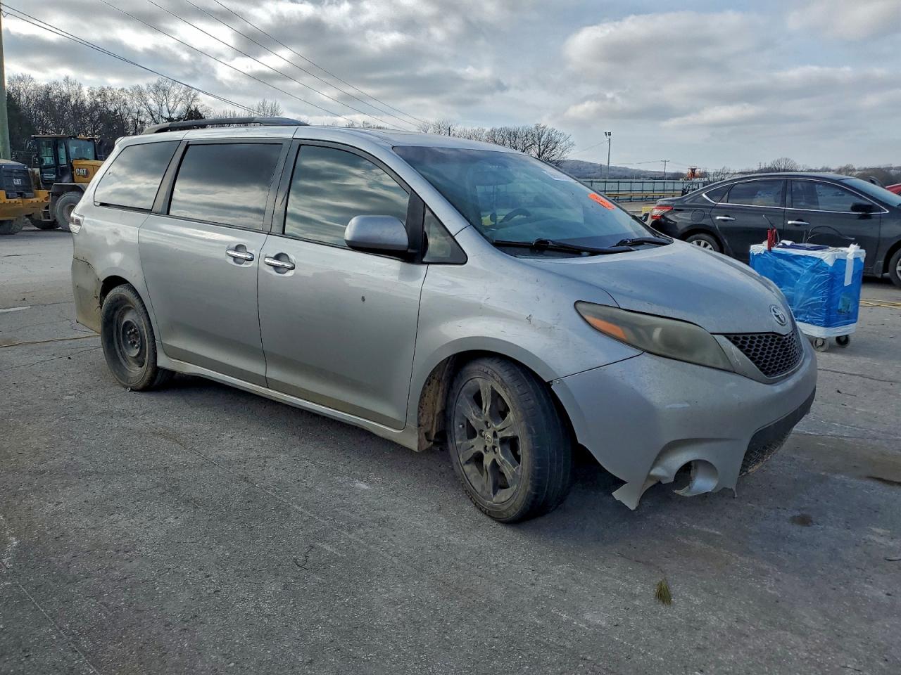 2015 TOYOTA SIENNA SPORT photo 4