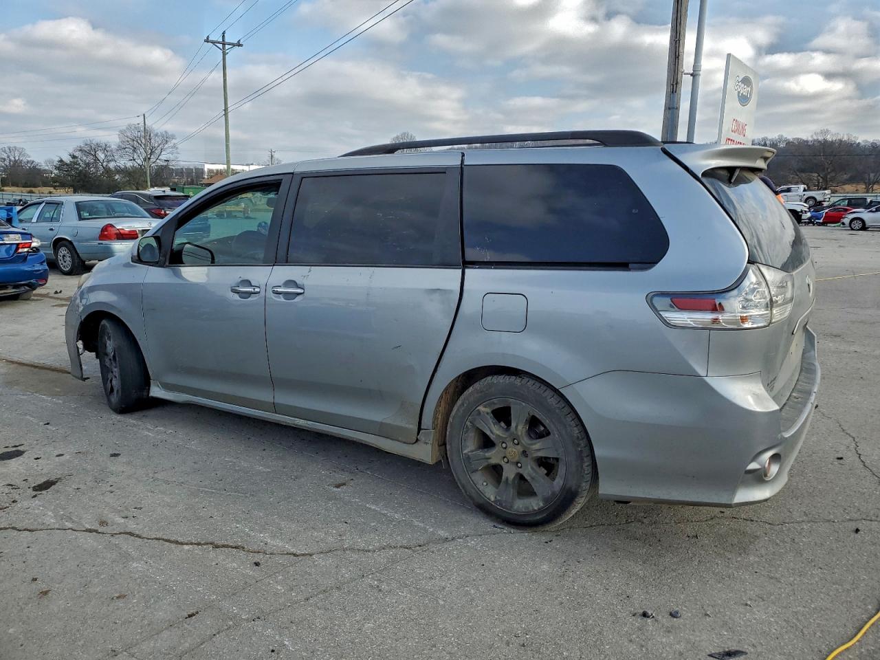2015 TOYOTA SIENNA SPORT photo 2