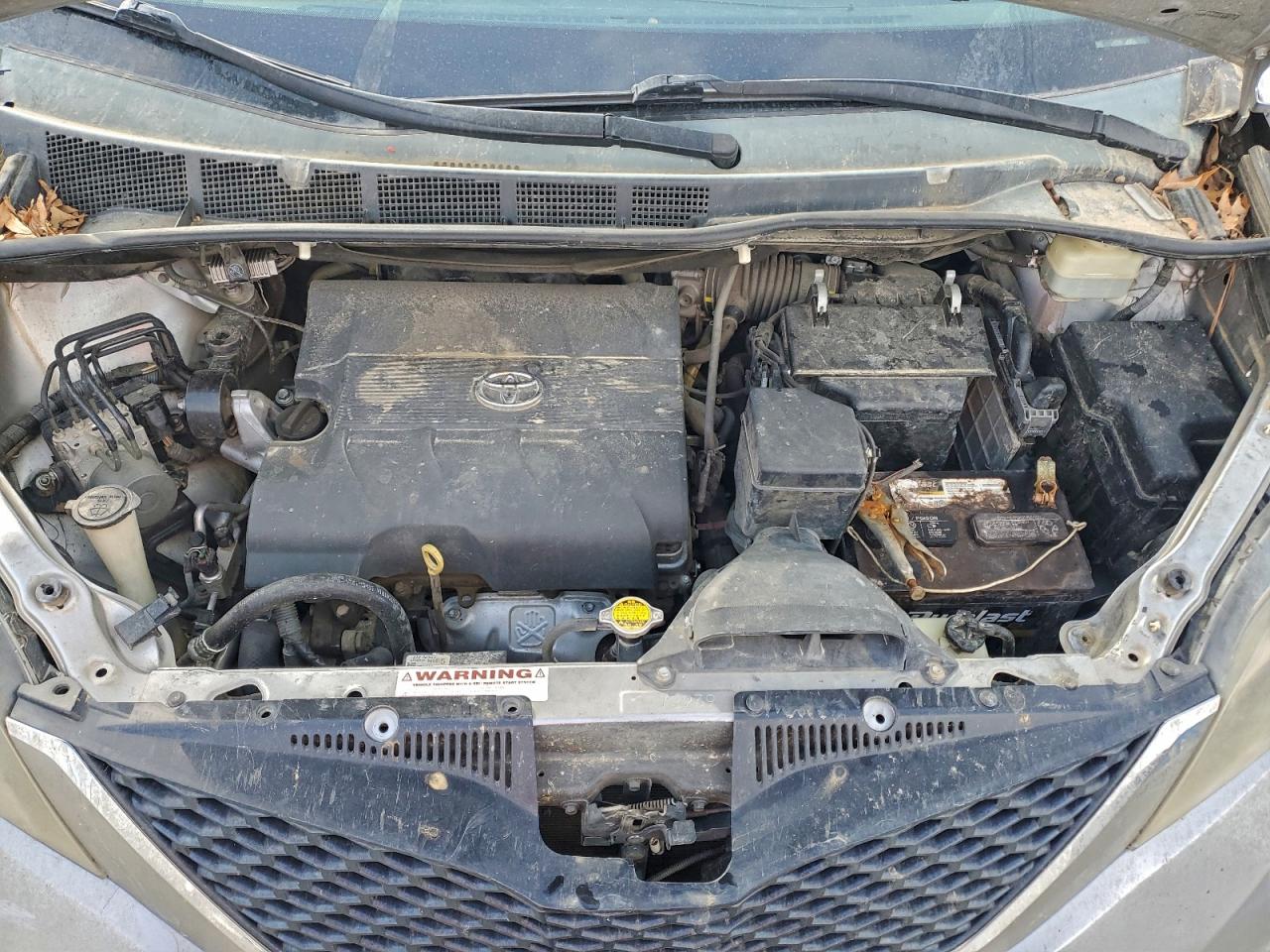 2015 TOYOTA SIENNA SPORT photo 12