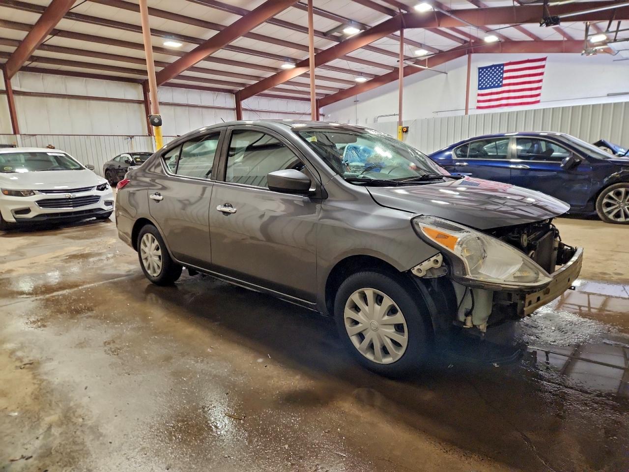 2018 NISSAN VERSA S photo 4