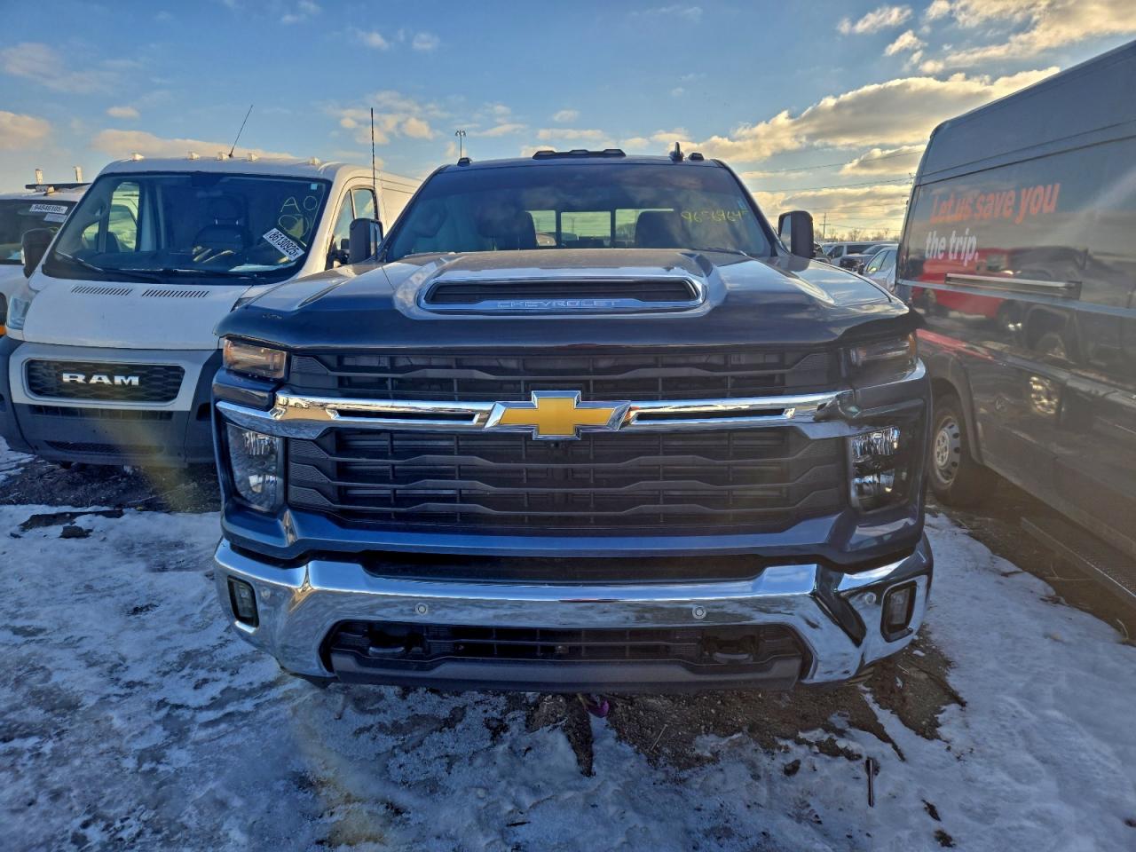 2025 CHEVROLET SILVERADO K2500 HEAVY DUTY LT photo 9