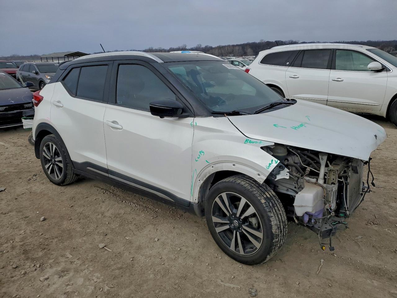 2018 NISSAN KICKS S photo 4