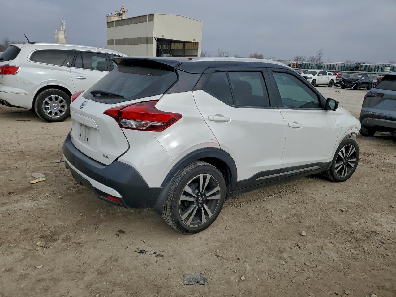 2018 NISSAN KICKS S photo 3