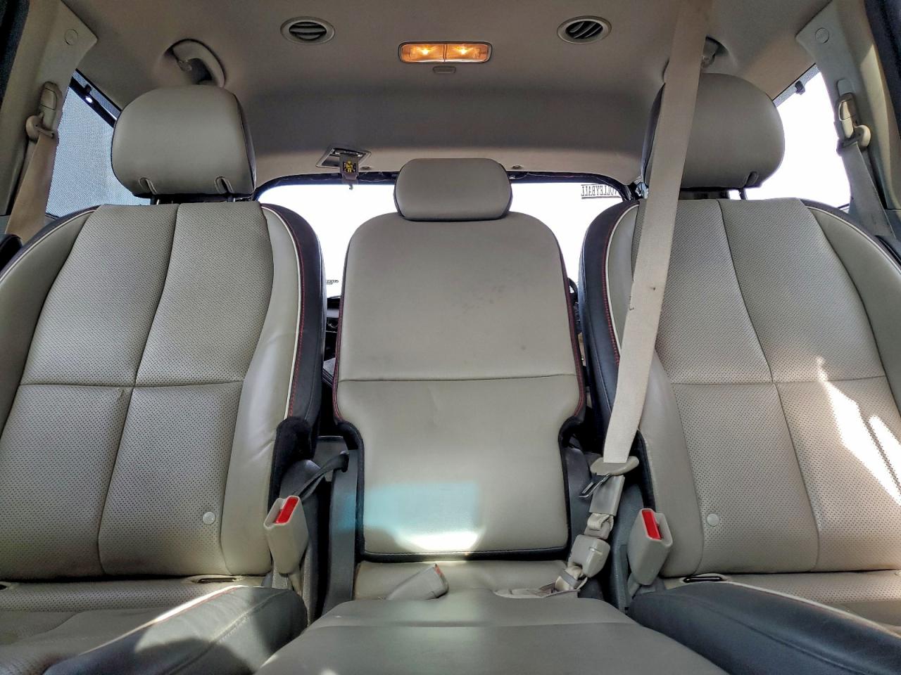 2016 KIA SEDONA EX photo 10