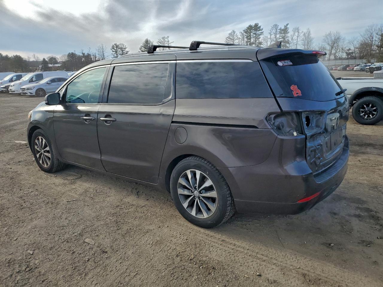 2016 KIA SEDONA EX photo 2