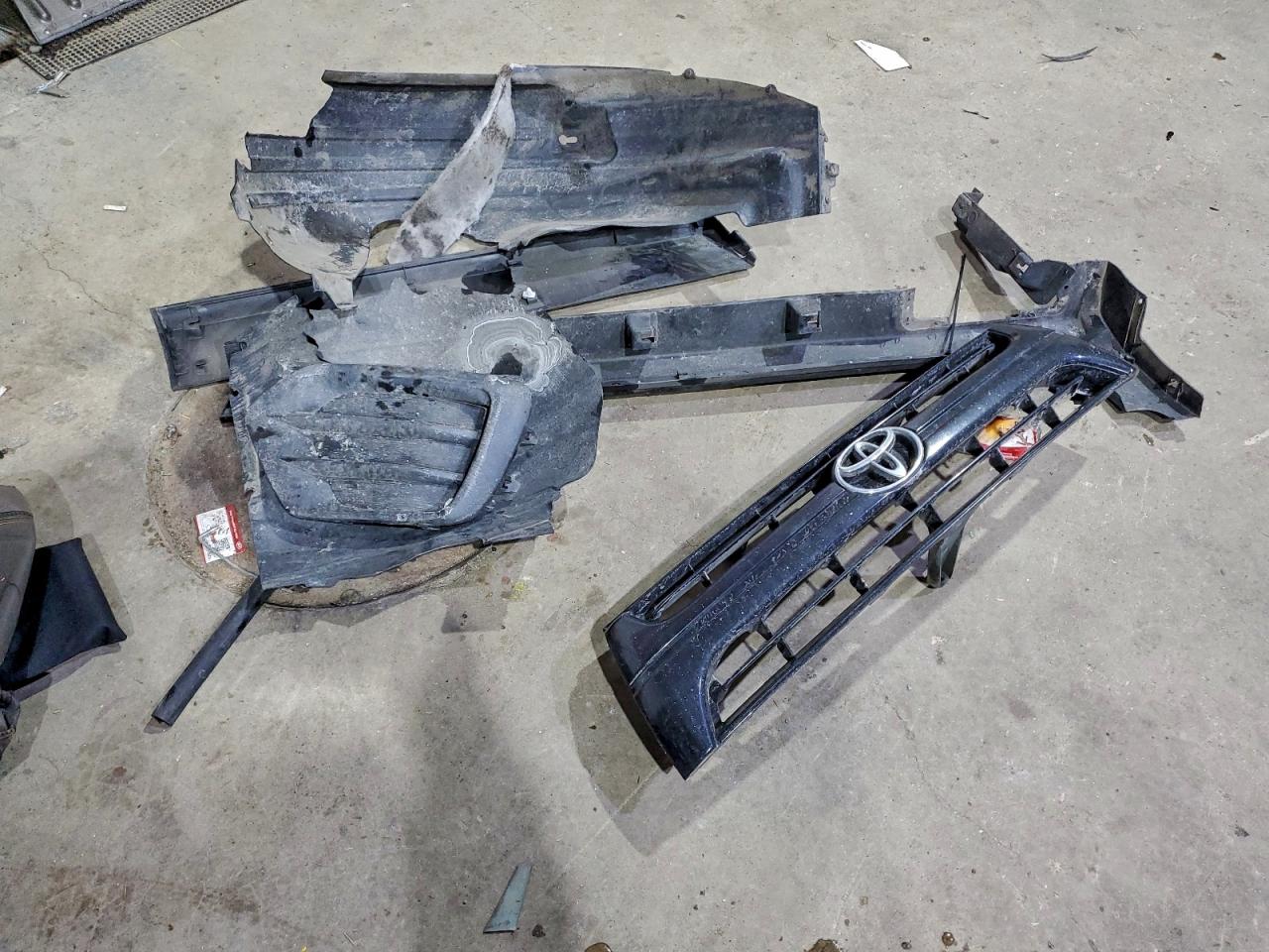 2002 TOYOTA 4RUNNER SR5 photo 13