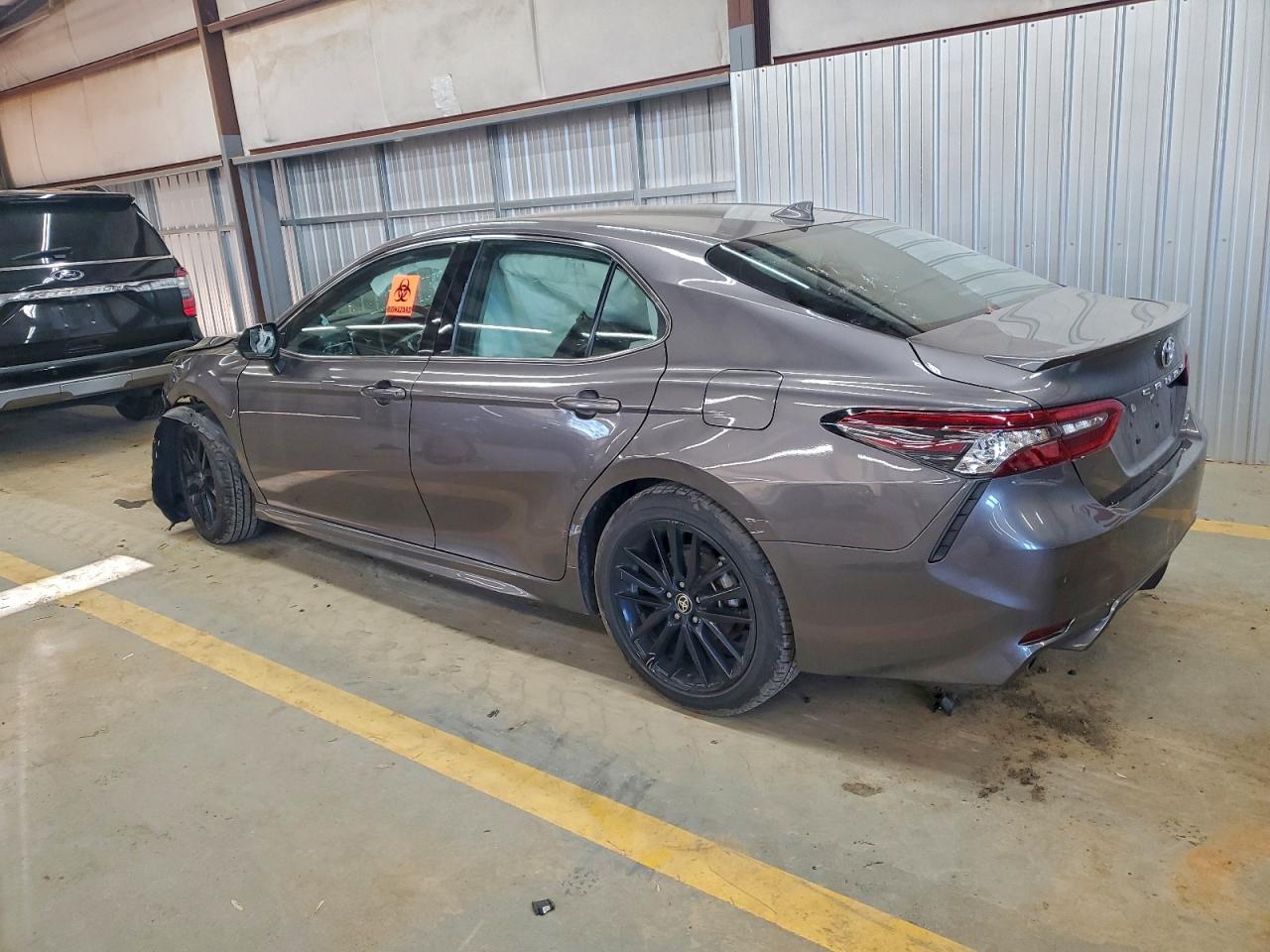 2023 TOYOTA CAMRY XSE photo 2