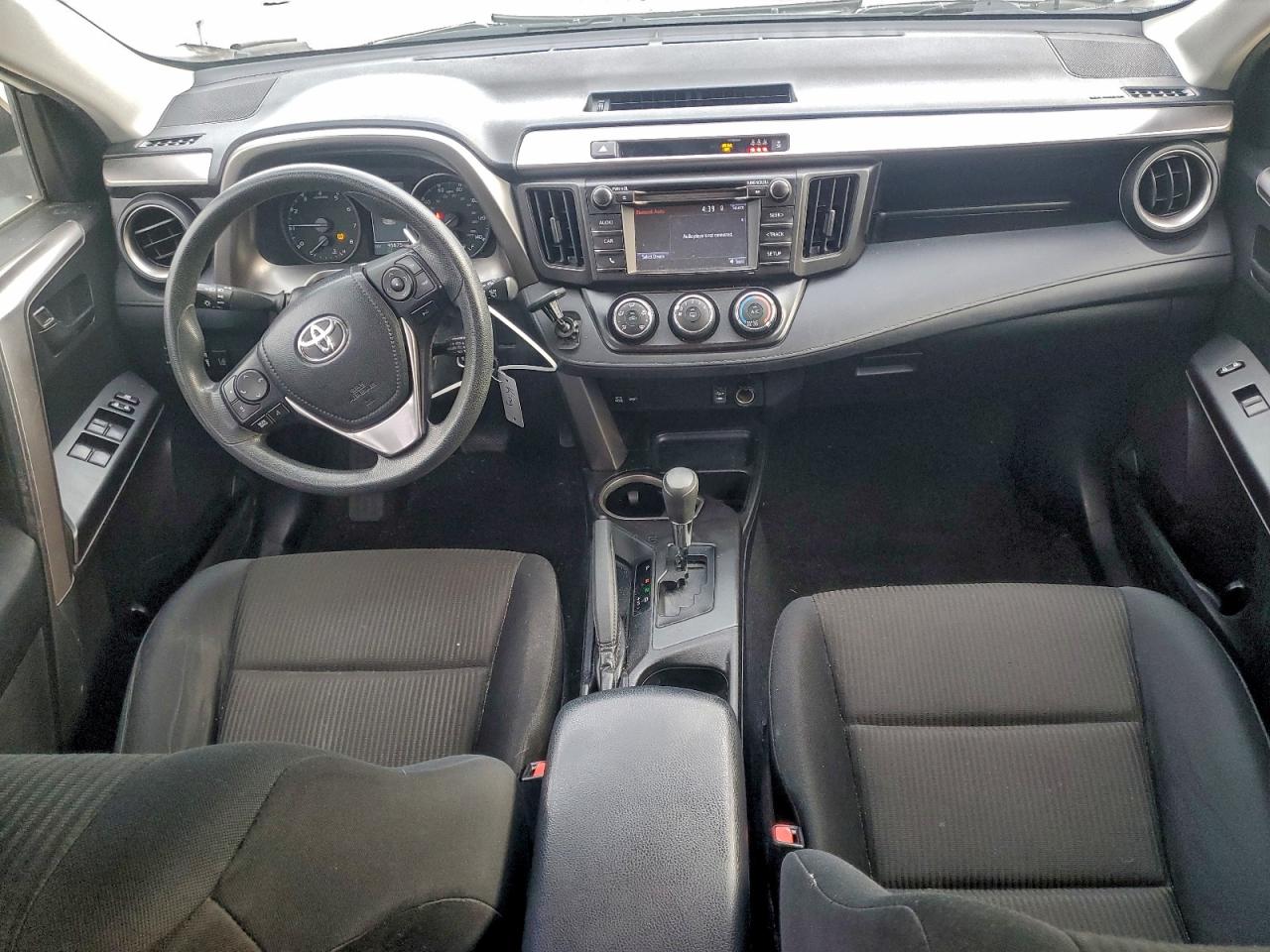 2017 TOYOTA RAV4 LE photo 8