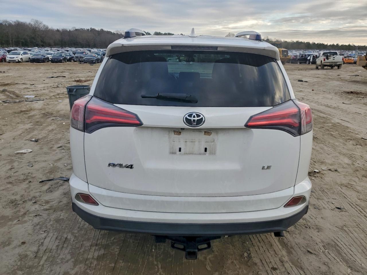2017 TOYOTA RAV4 LE photo 6