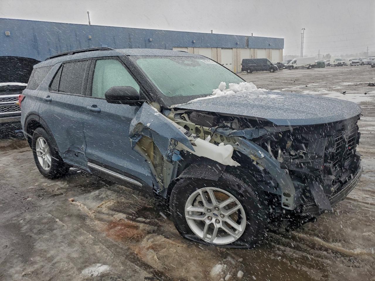 2025 FORD EXPLORER ACTIVE photo 4