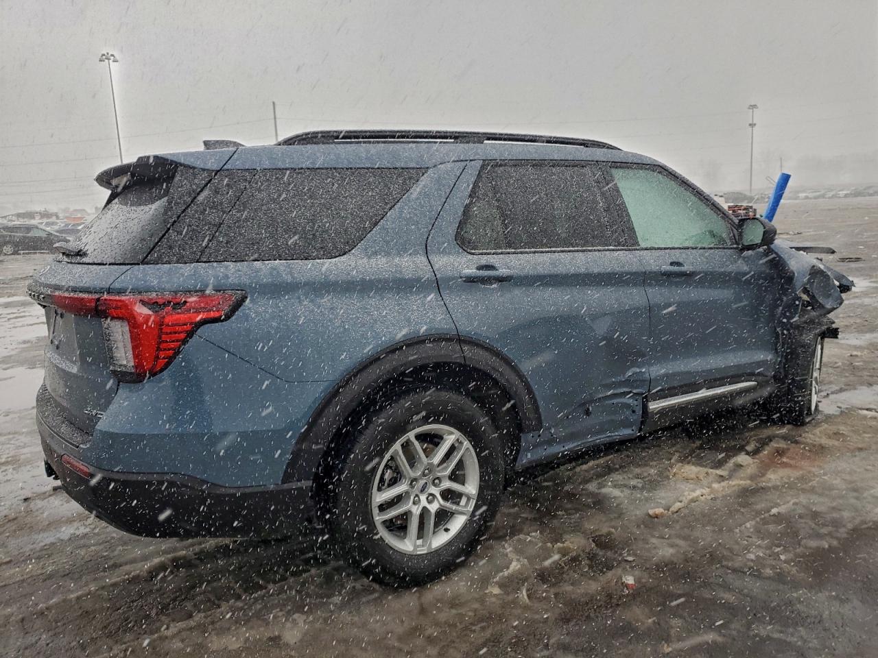 2025 FORD EXPLORER ACTIVE photo 3