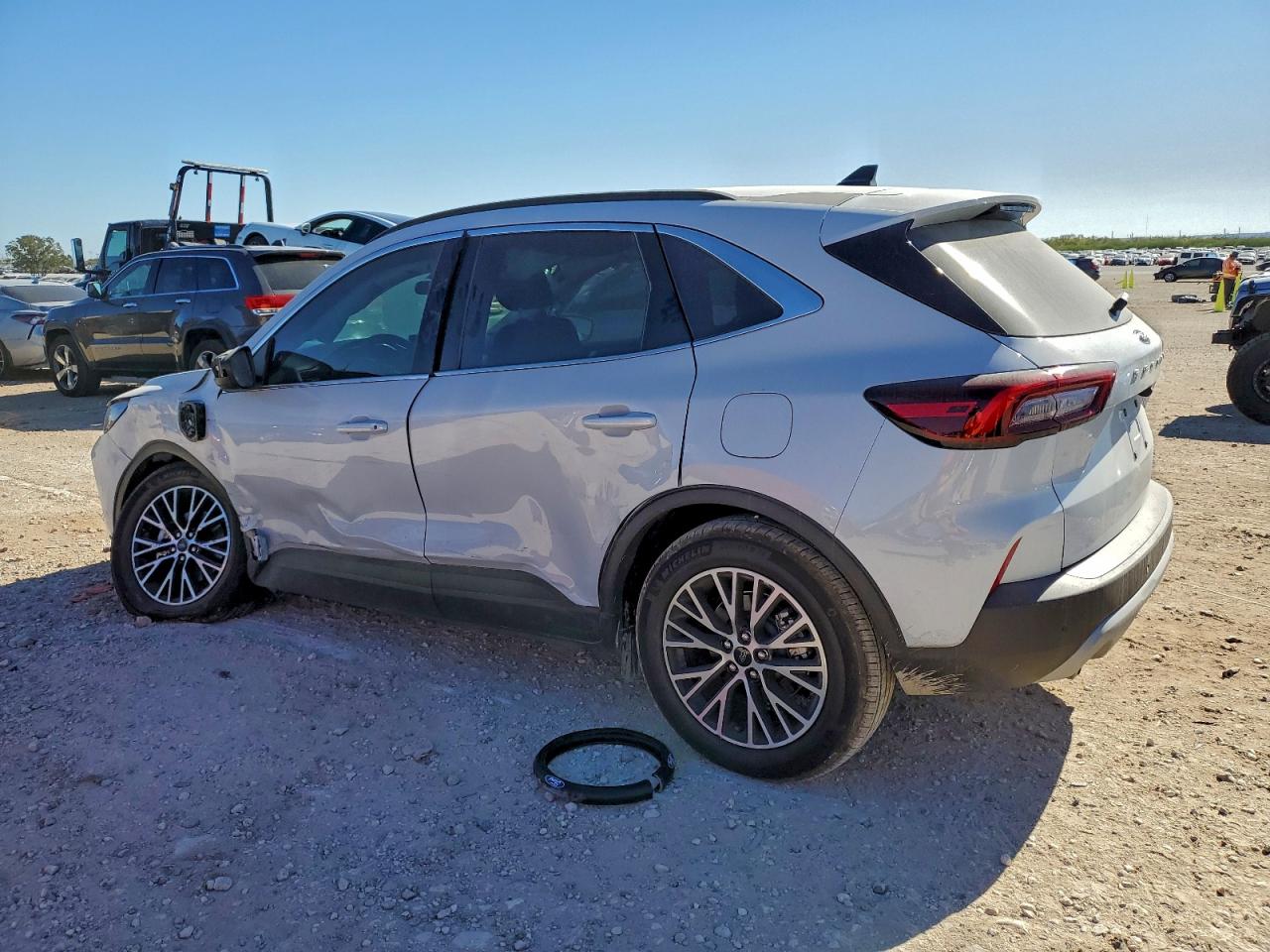 2025 FORD ESCAPE photo 2