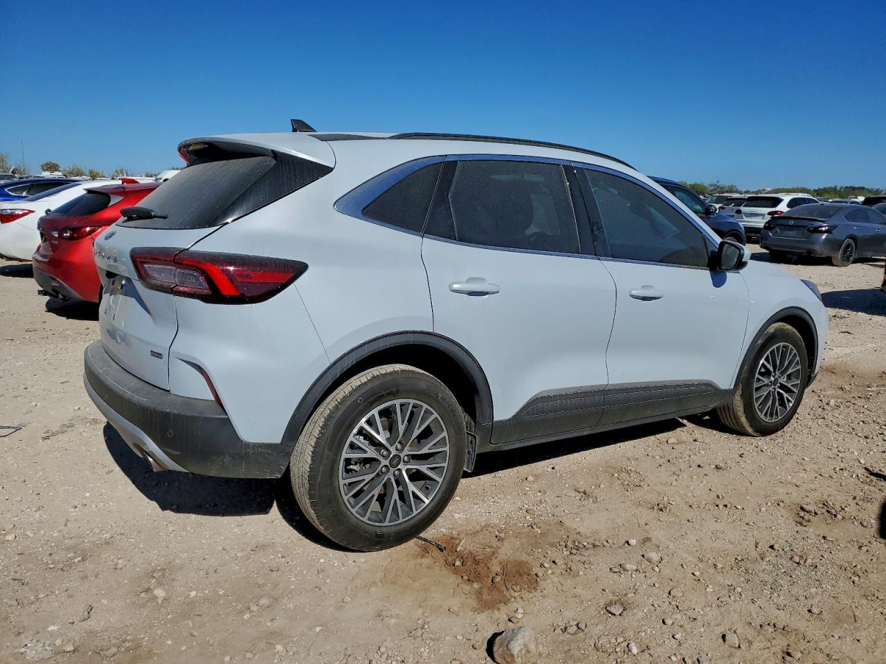 2025 FORD ESCAPE photo 3