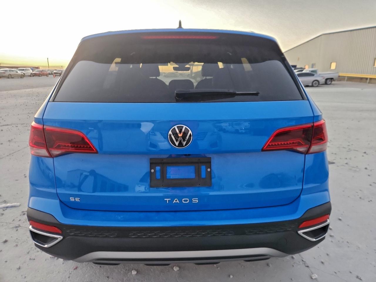 2024 VOLKSWAGEN TAOS SE photo 6