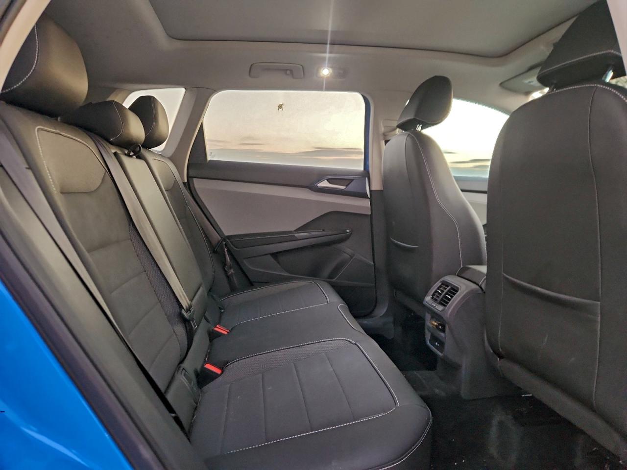 2024 VOLKSWAGEN TAOS SE photo 11