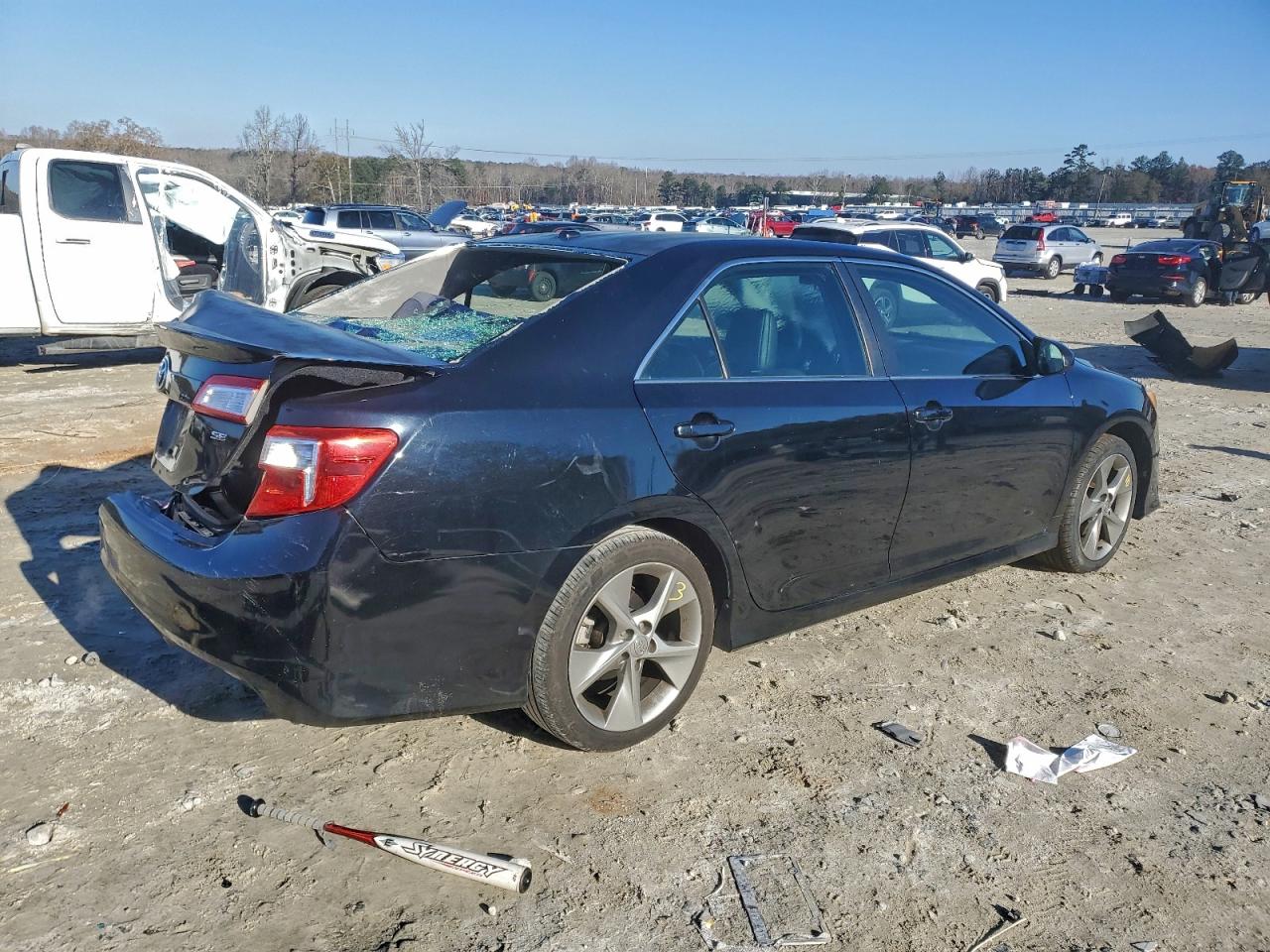 2012 TOYOTA CAMRY SE photo 3