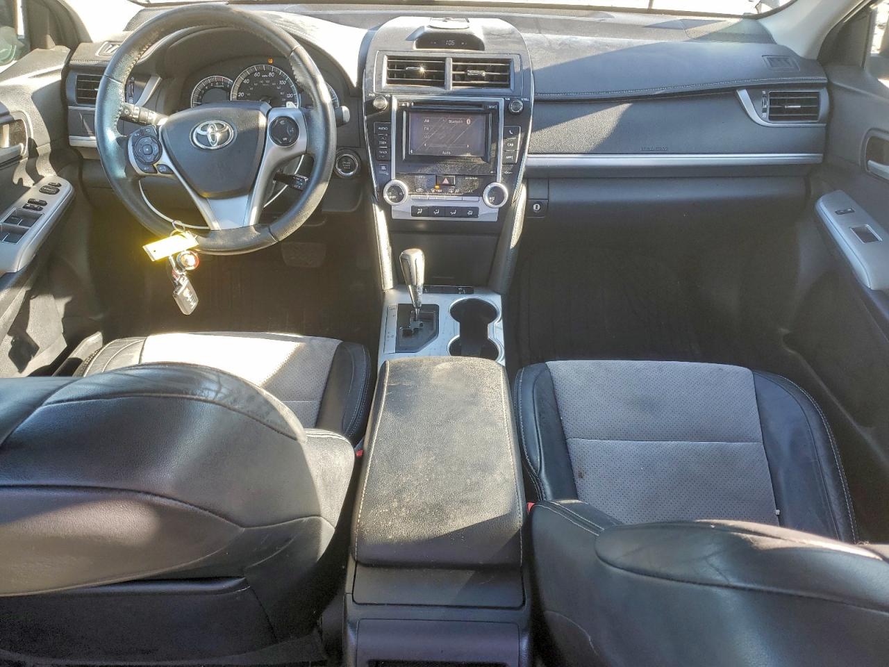 2012 TOYOTA CAMRY SE photo 8