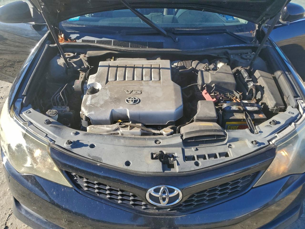 2012 TOYOTA CAMRY SE photo 11