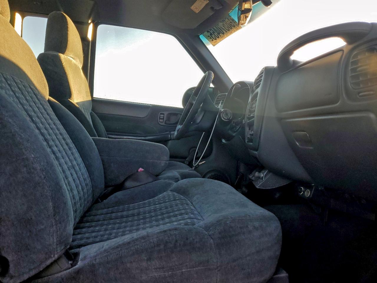 2000 CHEVROLET S TRUCK S10 photo 10