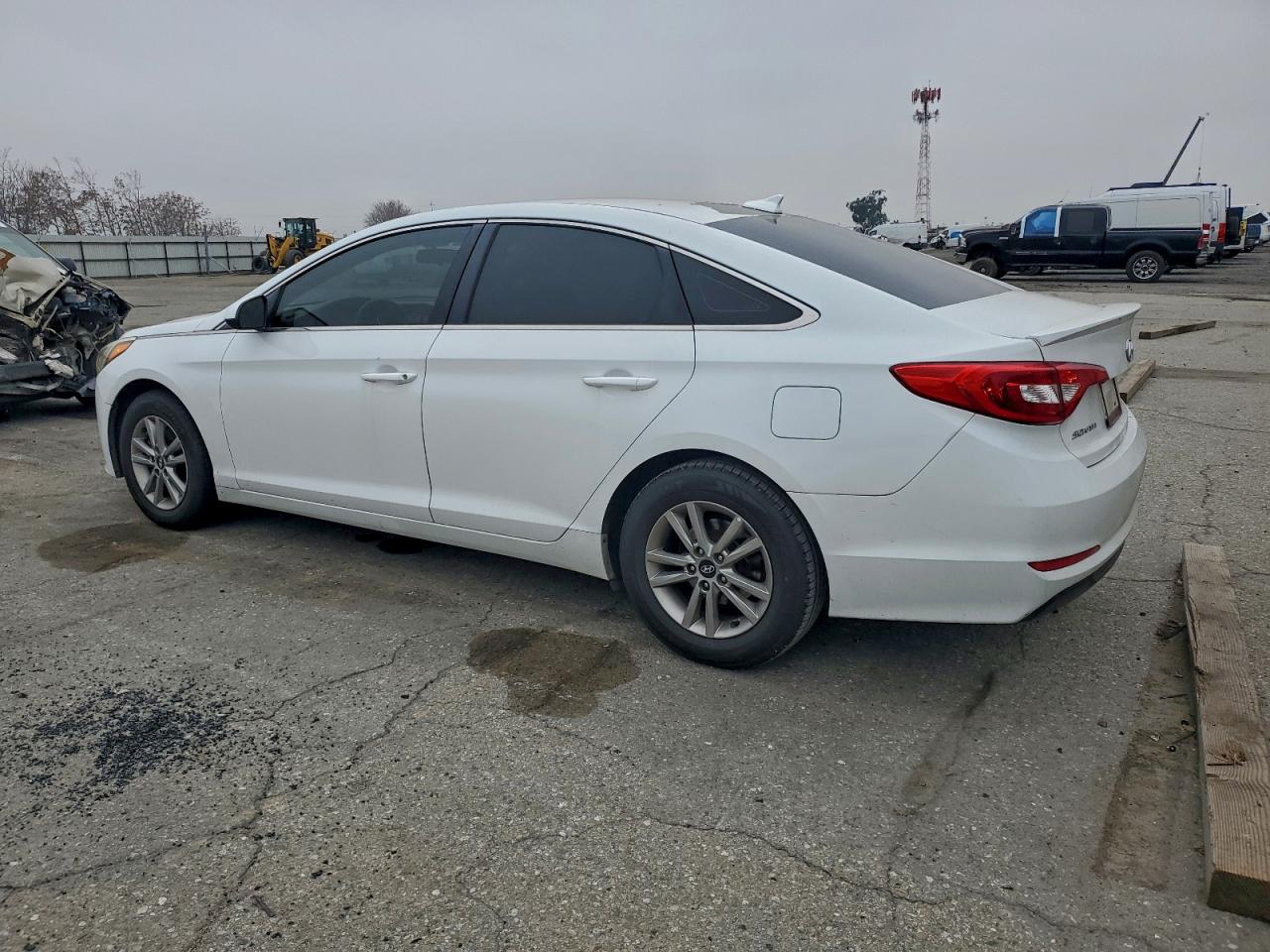 2017 HYUNDAI SONATA SE photo 2