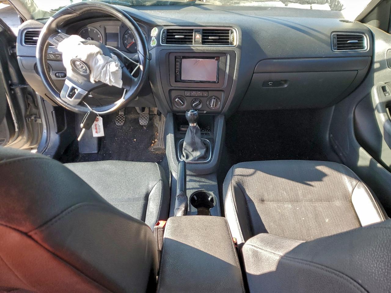 2011 VOLKSWAGEN JETTA SE photo 15
