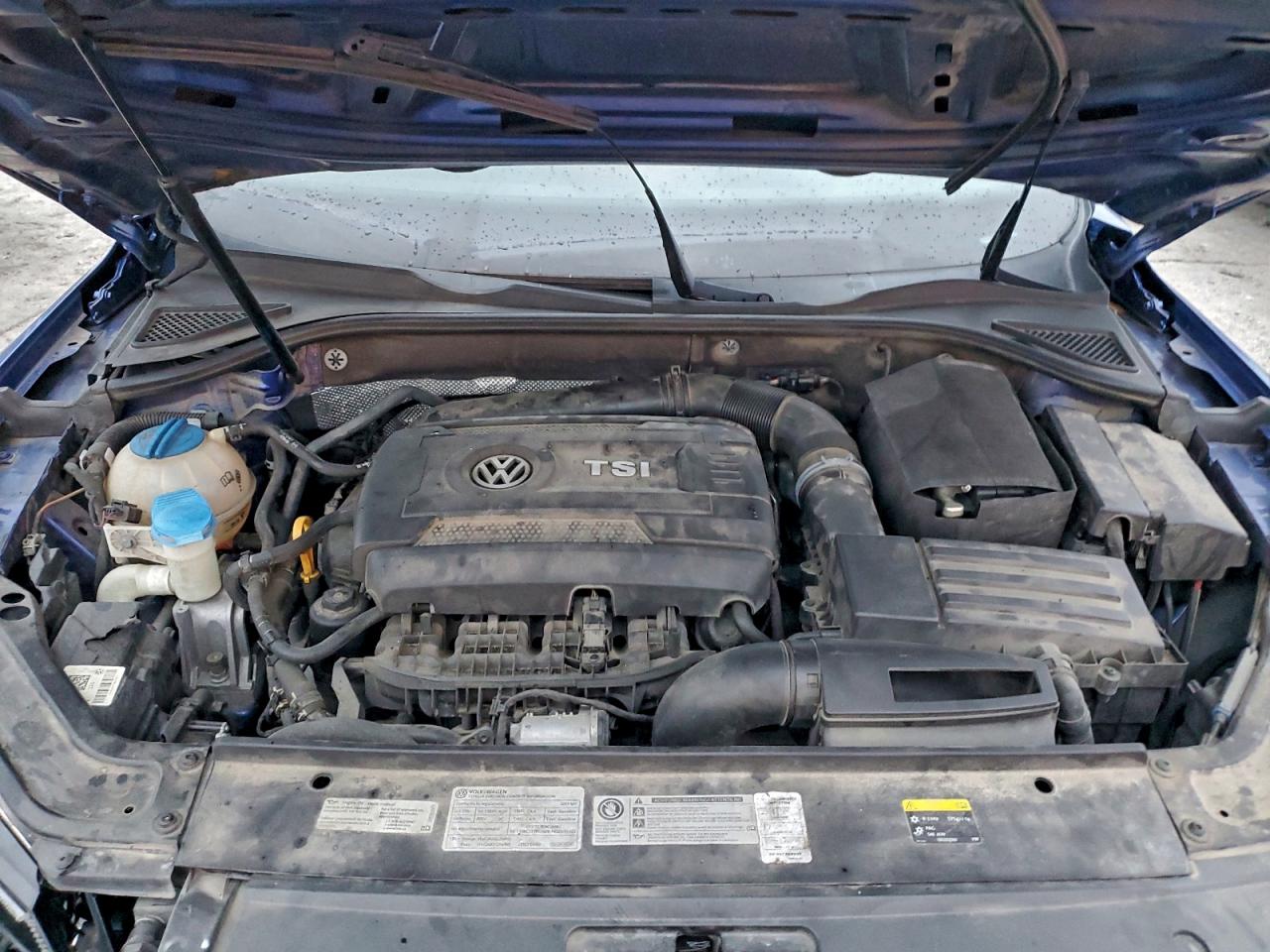 2017 VOLKSWAGEN PASSAT R-LINE photo 11