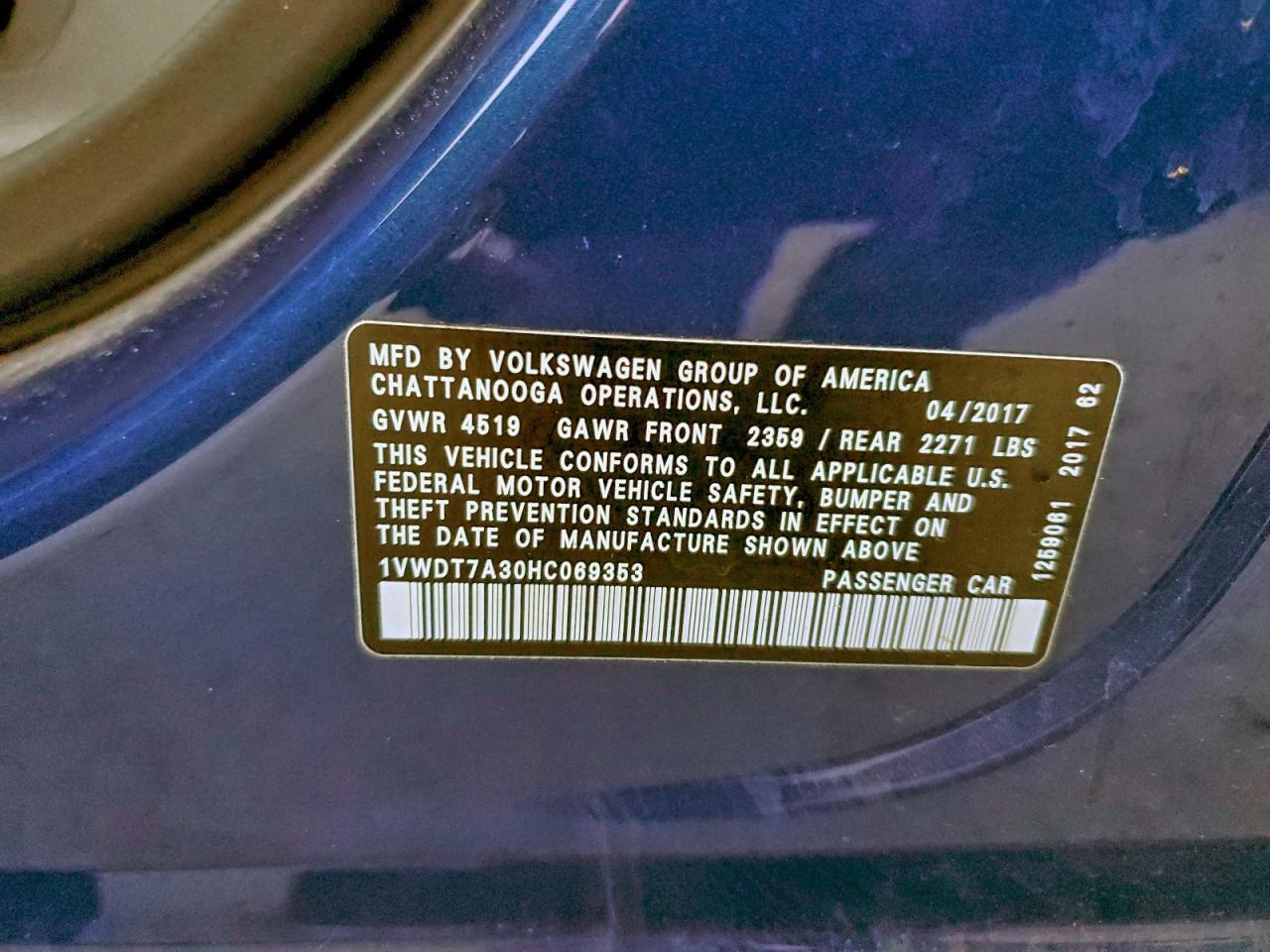 2017 VOLKSWAGEN PASSAT R-LINE photo 12