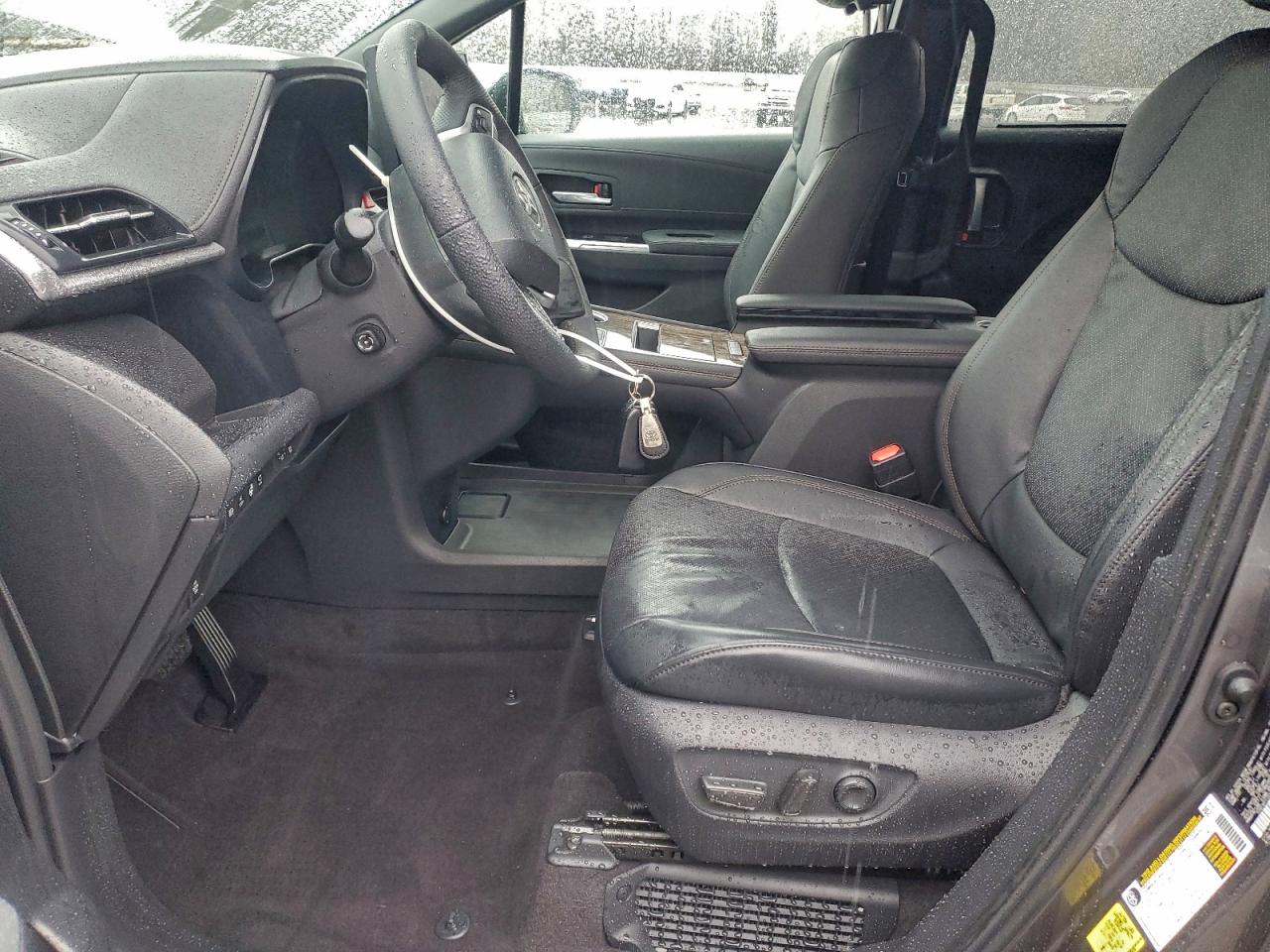 2025 TOYOTA SIENNA LIMITED photo 7